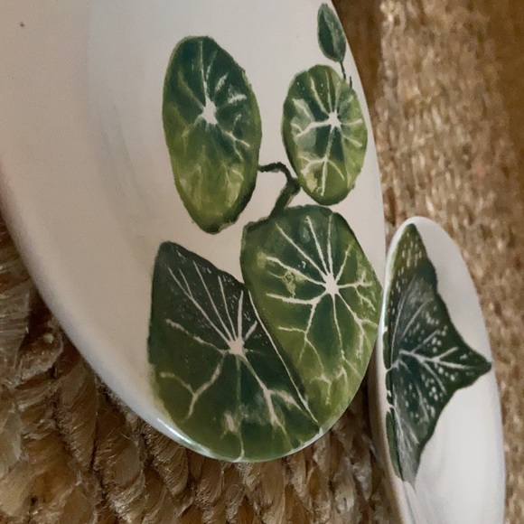 Green Leaves Dessert Plates, Set of 3 - Picture 6 of 7